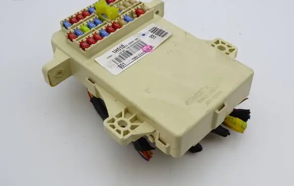 Hyundai i30 Fuse module 919502H500 919501H510