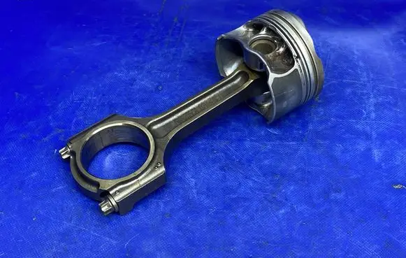Ford Kuga II Piston with connecting rod RFCJ5G6205CA