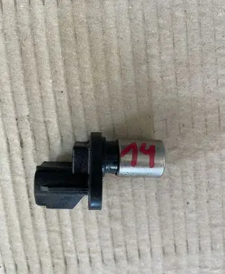 Toyota Corolla E120 E130 Crankshaft position sensor 90919-05012
