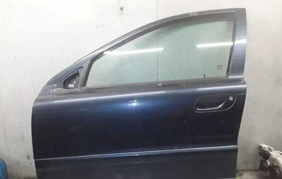 Volvo XC70 Front door