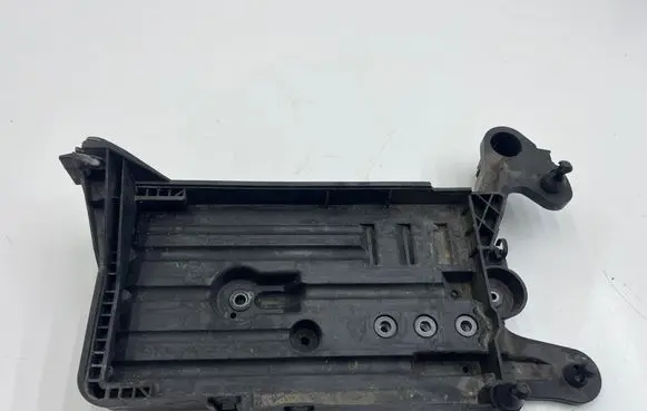 Skoda Octavia Mk3 (5E) Battery tray