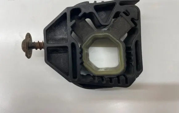 Volkswagen PASSAT B6 Radiator mount bracket 1K0121387D