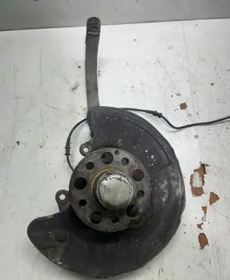 Mercedes-Benz E W211 Front wheel hub