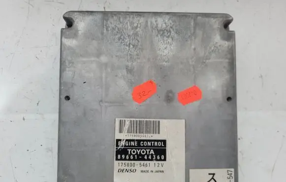 Toyota Avensis Verso Engine control unit/module 8966144360 1758005461