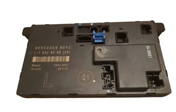 Mercedes-Benz E W211 Door control unit/module 2118208385
