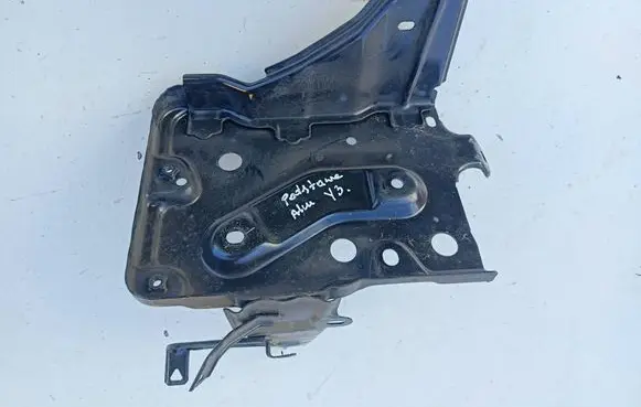 Toyota Yaris Battery box tray 