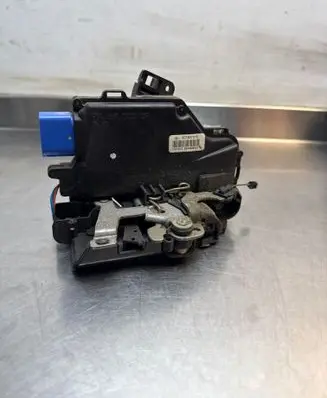 Volkswagen Phaeton Front door lock E840298001 3D1837015