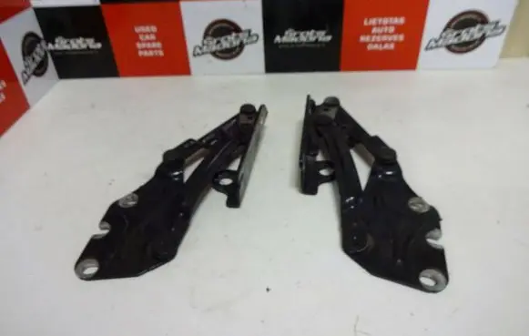Volkswagen Golf V Engine bonnet/hood hinges 5M0823301 5M0823302