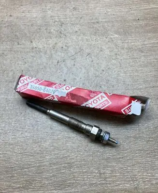 Toyota Avensis T220 Glow plug 1985064020