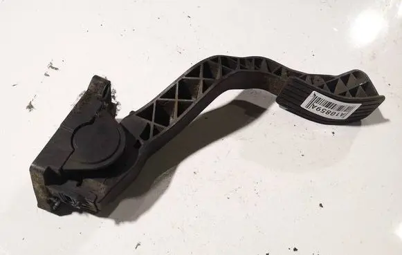 Peugeot 307 Accelerator throttle pedal 9646702180