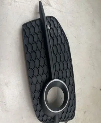 Audi Q3 8U Front fog light trim/grill 8U0807682D