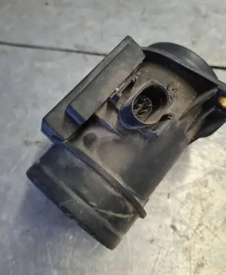 Volkswagen Golf III Mass air flow meter 71822101 074906461