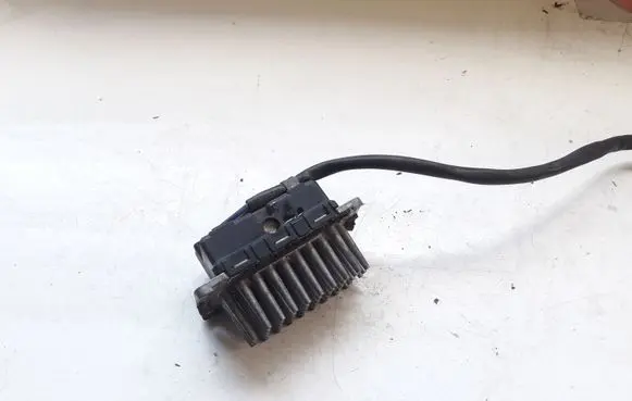 Audi A6 S6 C4 4A Heater blower fan relay 