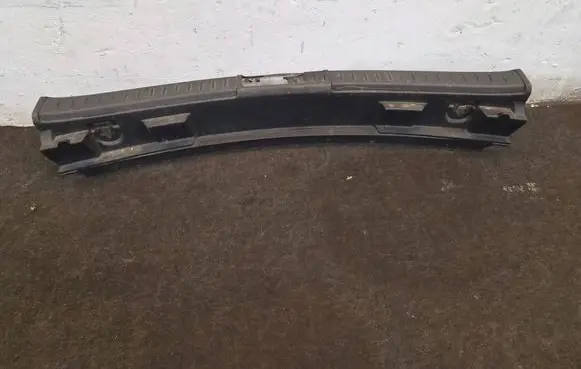 Toyota Auris E180 Tailgate/boot lid lock trim 6471602140 5838702190 GR0030225