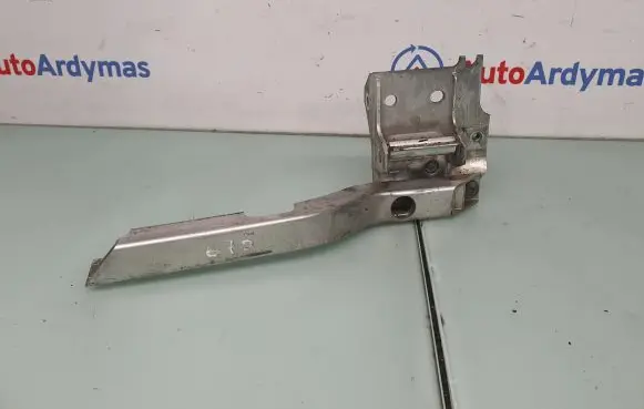 Radiator mount bracket