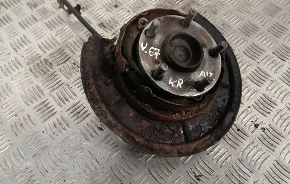 Toyota Corolla Verso AR10 Rear wheel hub 424500F010 465200F010