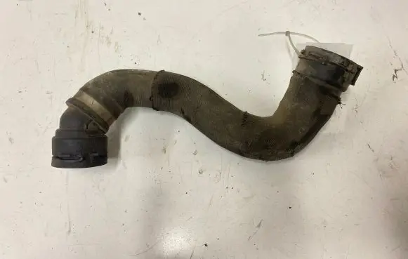 Volkswagen Golf V Intercooler hose/pipe 038131111