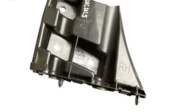 Volvo S40 Front bumper mounting bracket 31395102