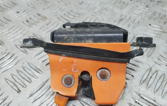 Tailgate/trunk/boot lock/catch/latch