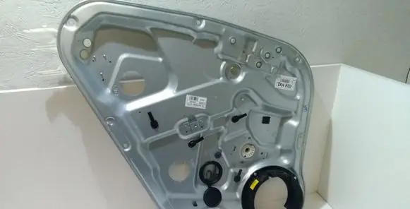 Hyundai Santa Fe Rear window lifting mechanism without motor 834702B030