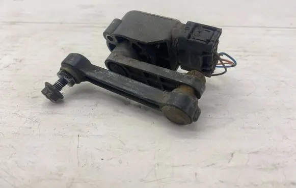 Headlight/headlamp level sensor