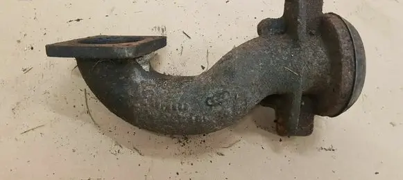 Volkswagen Golf II Exhaust manifold 191253805