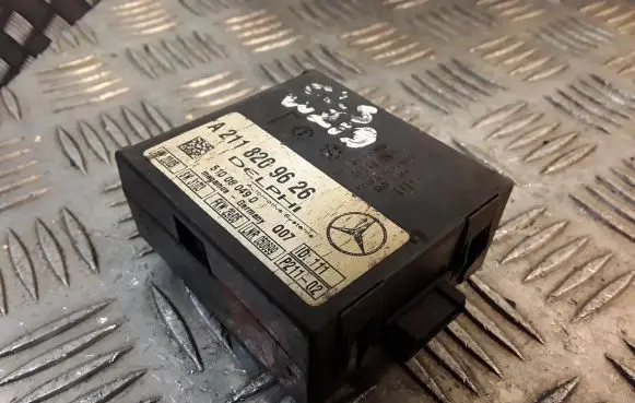 Mercedes-Benz E W211 Alarm control unit/module 2118209626 A2118209626