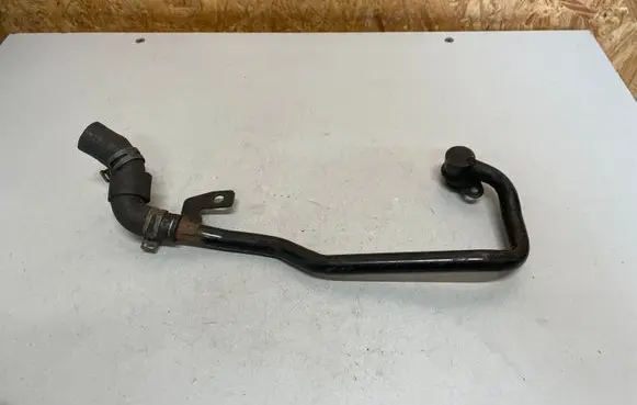 Volkswagen PASSAT B8 Engine coolant pipe/hose 04L121065AJ
