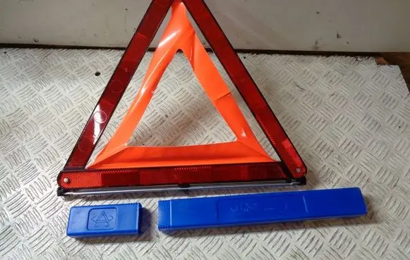 Opel Astra K Emergency warning sign 93199658