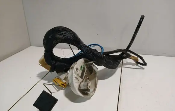 Mercedes-Benz E W211 Fuel level sensor A2114701641