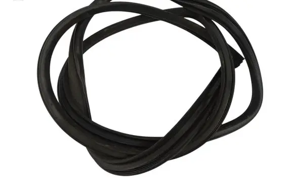 Toyota Highlander XU50 Rear door rubber seal (on body) 