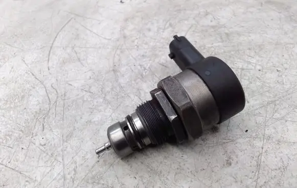 Honda CR-V Fuel pressure regulator 0281002966