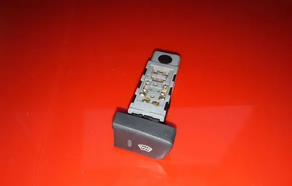 KIA Carens II Windscreen/window heater switch 70417
