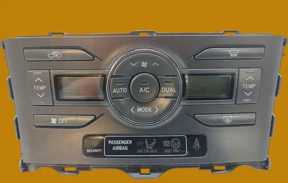 Toyota Auris 150 Climate control unit 55900-02220-B