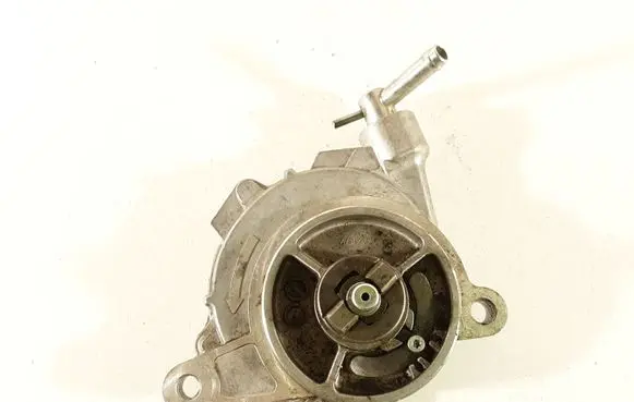 Toyota Yaris Vacuum pump