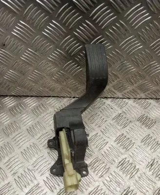 Ford Focus Accelerator throttle pedal