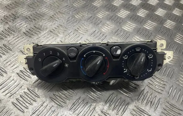 Ford Focus C-MAX Climate control unit 3M5T19980AC 69607320 0312032A
