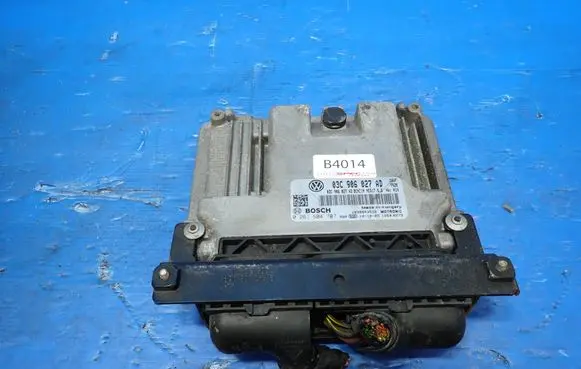 Seat Ibiza IV (6J,6P) Engine control unit/module 03C906027AD 0261S04707