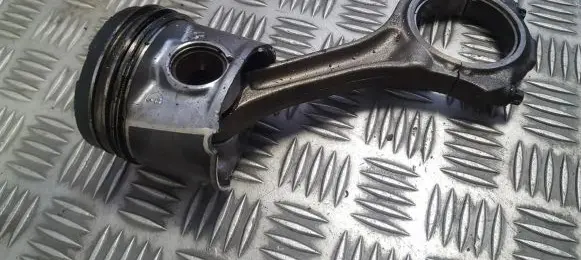 Audi A6 S6 C5 4B Piston with connecting rod