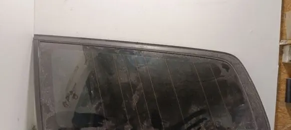 Volvo V70 Rear side window AS2