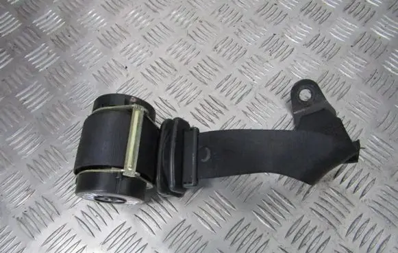 Mini One - Cooper R50 - 53 Rear seatbelt