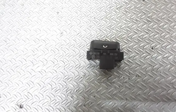 Mercedes-Benz E W210 Headlight washer switch 2108202210