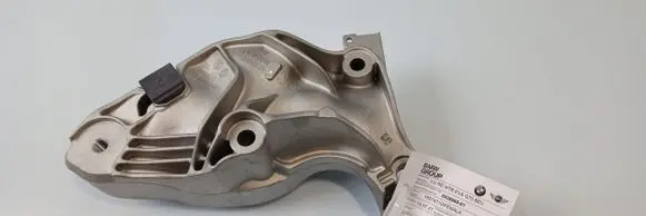 BMW 4 G22 G23 G24 G26 Engine mount bracket 22118838970 8838970