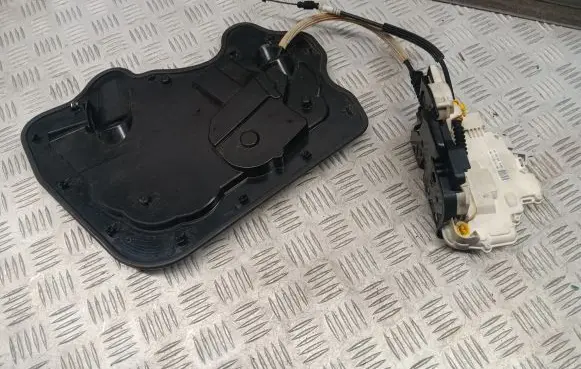 Audi A8 S8 D4 4H Front door lock 4H1837015A 4H0837915