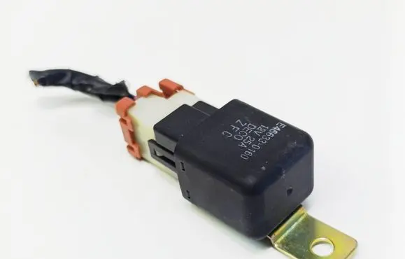 KIA Carens I Other relay E466330160