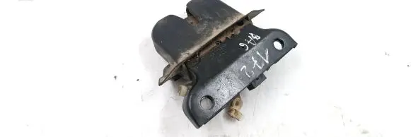 Audi A4 S4 B5 8D Tailgate/trunk/boot lock/catch/latch 8D9827520A