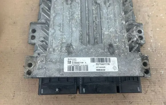 Ford Mondeo MK IV Engine control unit/module 237100777R S180067109A 237100033R