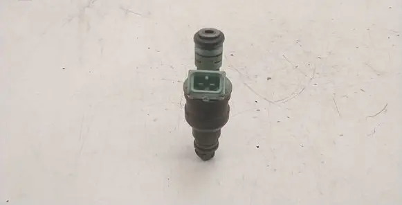 BMW 5 E39 Fuel injector 0280150415