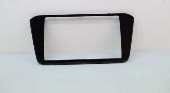 Radio/GPS head unit trim