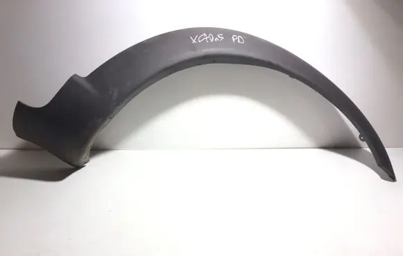 Volvo XC70 Front arch trim 8620130